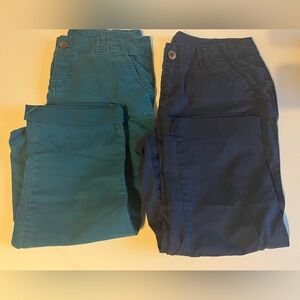 very cute 2 capris with 2 different sizes one is 7/8 and the second one is 9/10